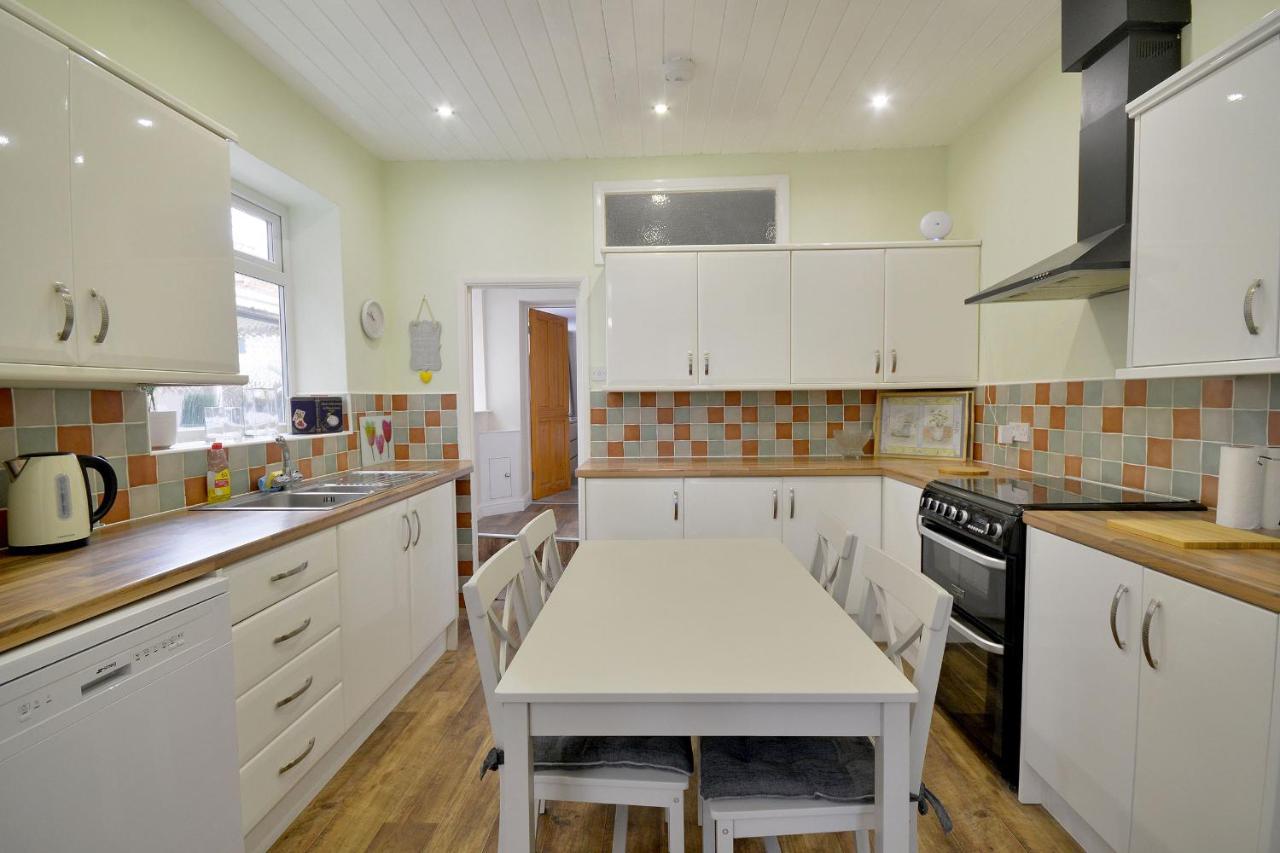 Spacious Modern Ground Floor Apartment, For Up To 6 Guests Scarborough Exterior photo