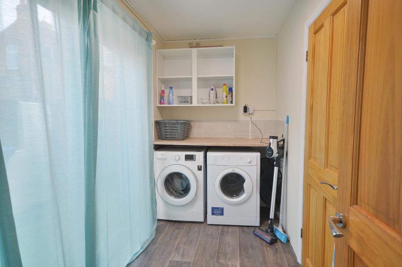 Spacious Modern Ground Floor Apartment, For Up To 6 Guests Scarborough Exterior photo