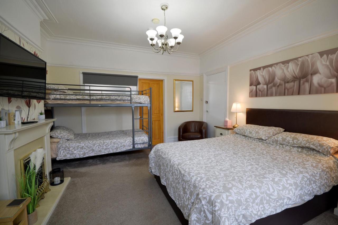 Spacious Modern Ground Floor Apartment, For Up To 6 Guests Scarborough Exterior photo