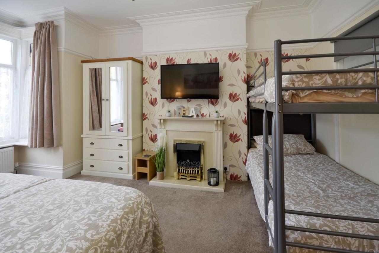 Spacious Modern Ground Floor Apartment, For Up To 6 Guests Scarborough Exterior photo